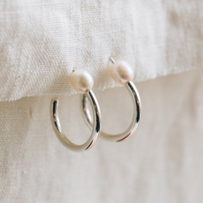 Ati Pearl Silver Hoop Earrings 1