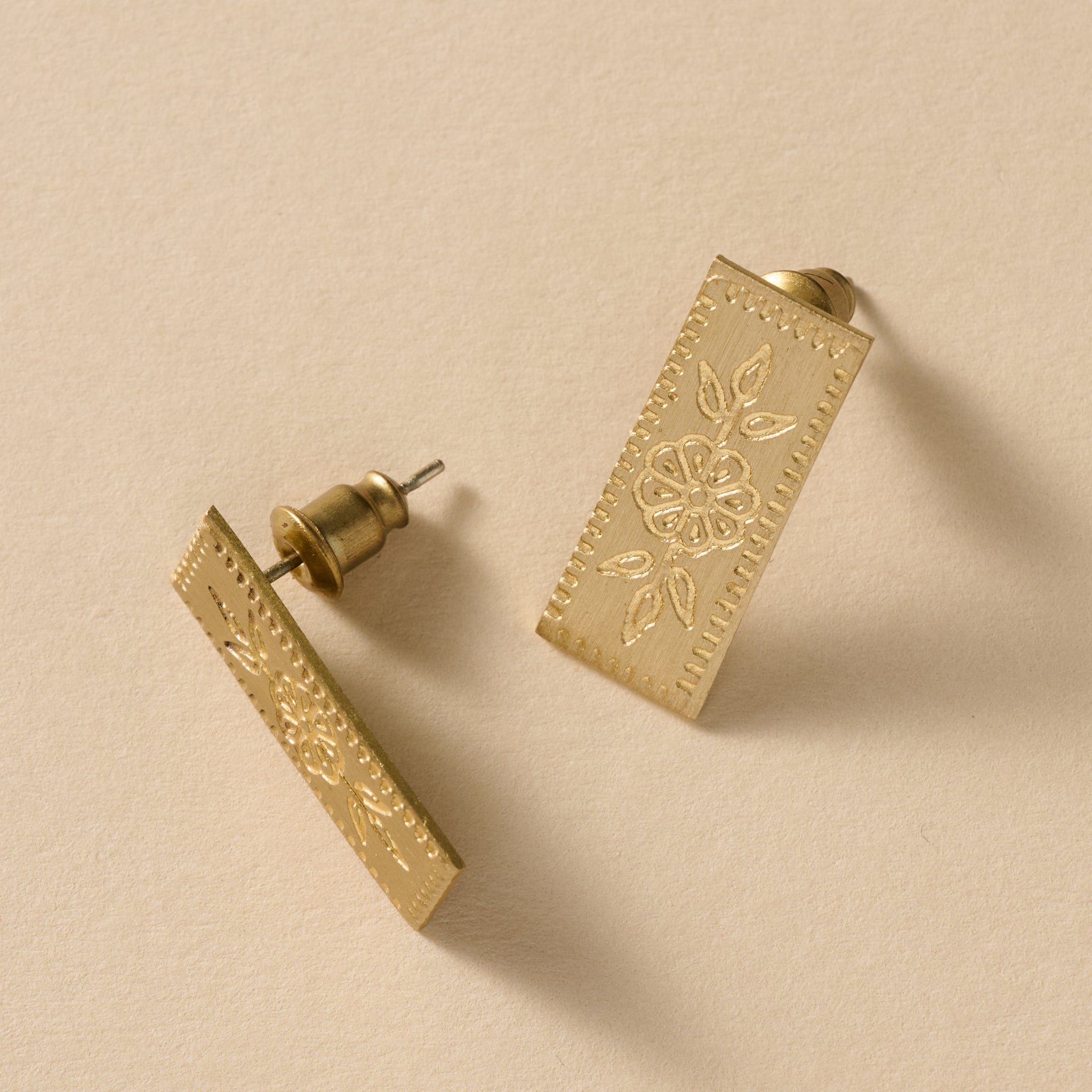 Arati Flower Bar Post Earrings - Ten Thousand Villages