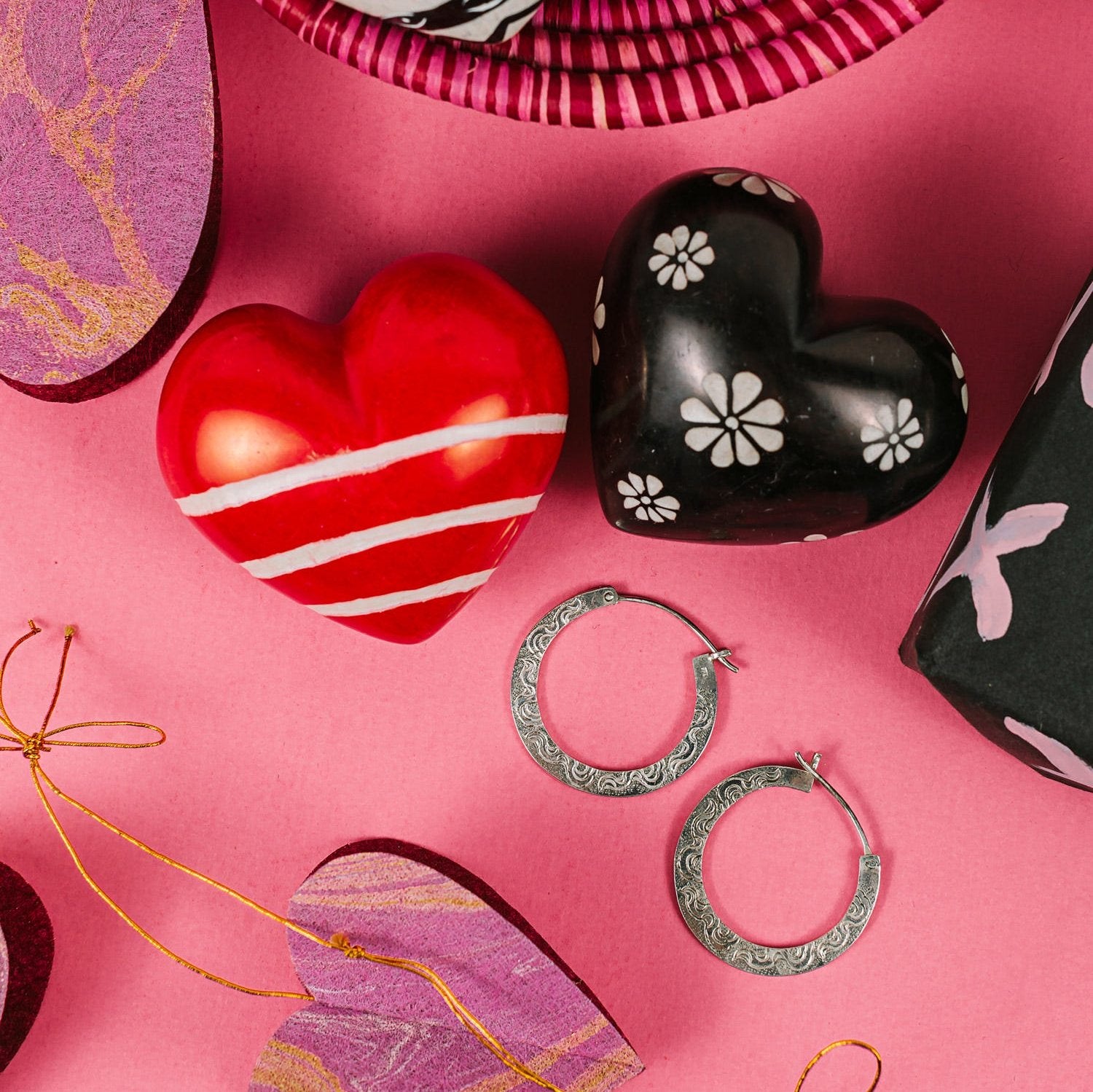 Share the Love Paperweight - Ten Thousand Villages