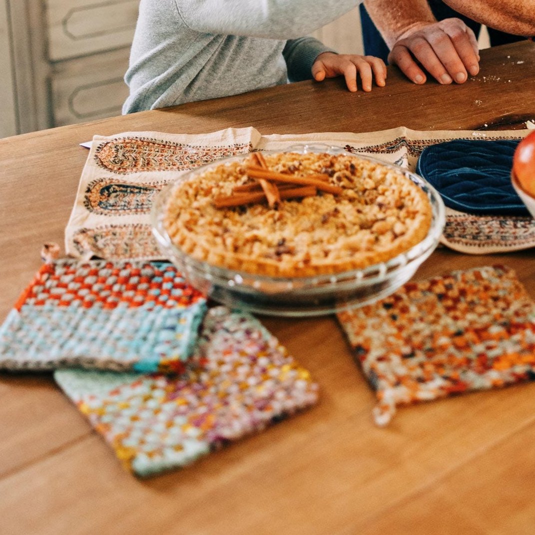 Village Sari Hot Mats - Ten Thousand Villages