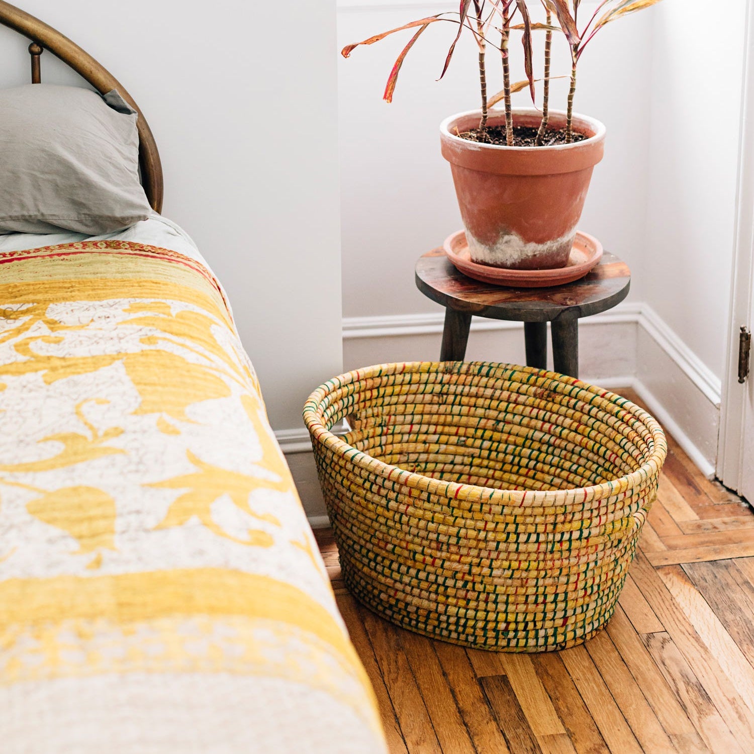 Bright Day Laundry Basket – Ten Thousand Villages