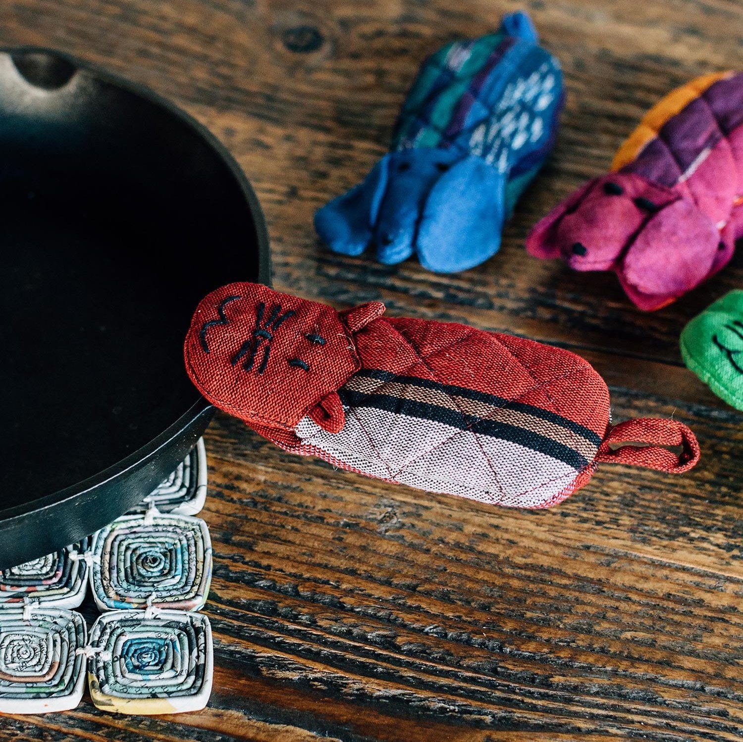 Cozy Kitty Panhandler - Ten Thousand Villages