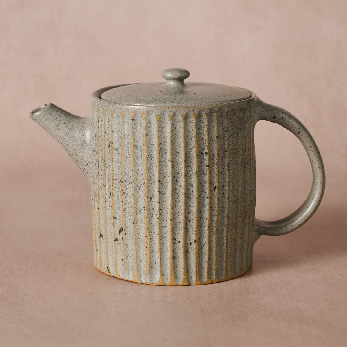 Sundara Fluted Ceramic Teapot – Ten Thousand Villages