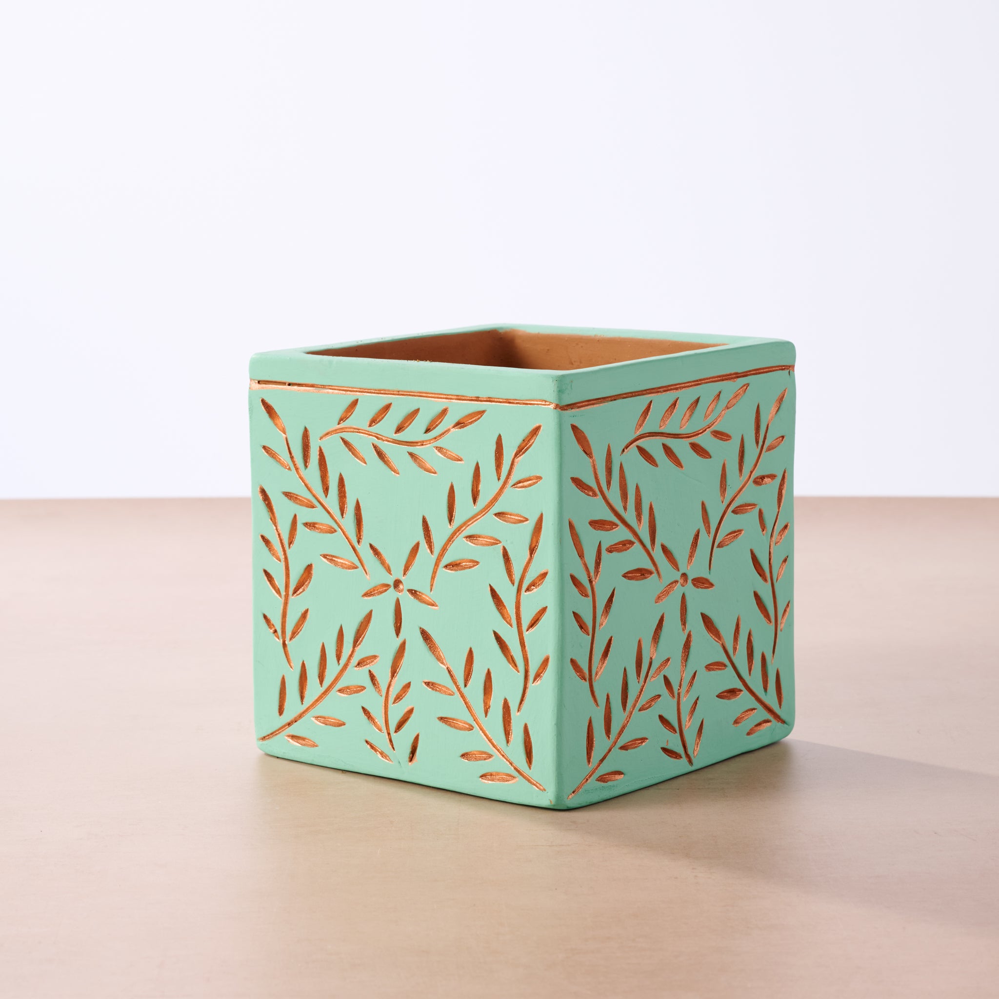 Tila Terracotta Debossed Leaf Planter
