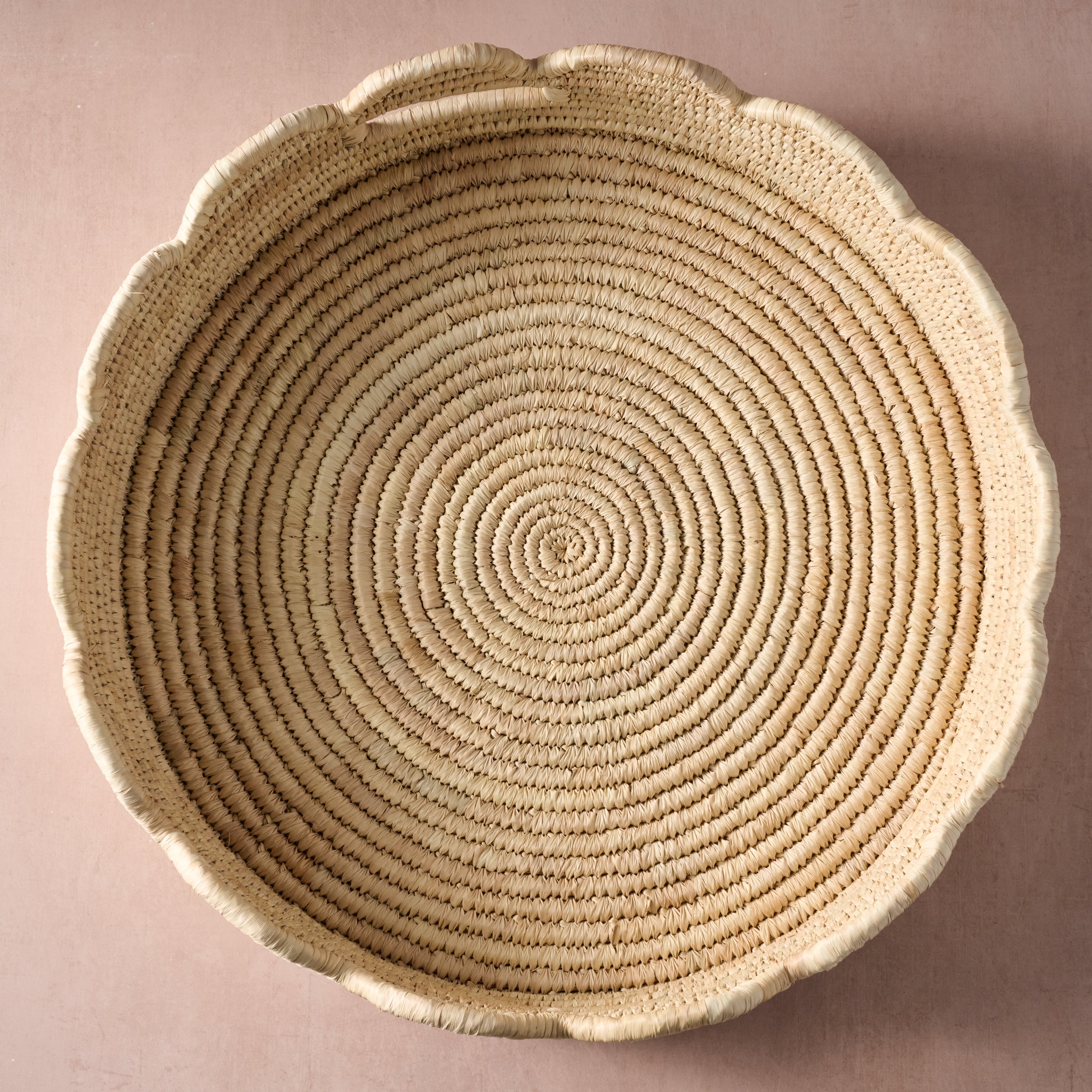 Seba Scalloped Palm Leaf Tray