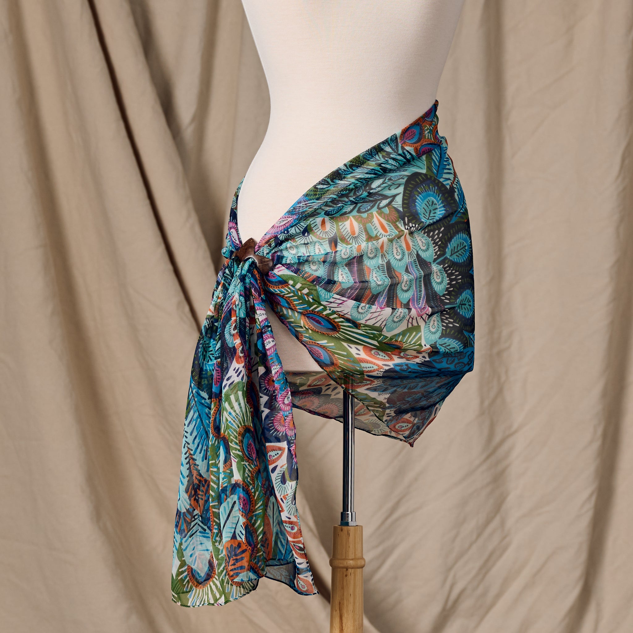 Saaf Coconut Shell Scarf & Sarong Holder