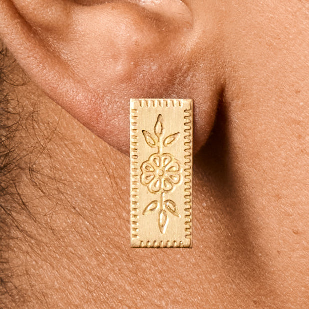 Arati Flower Bar Post Earrings - Ten Thousand Villages