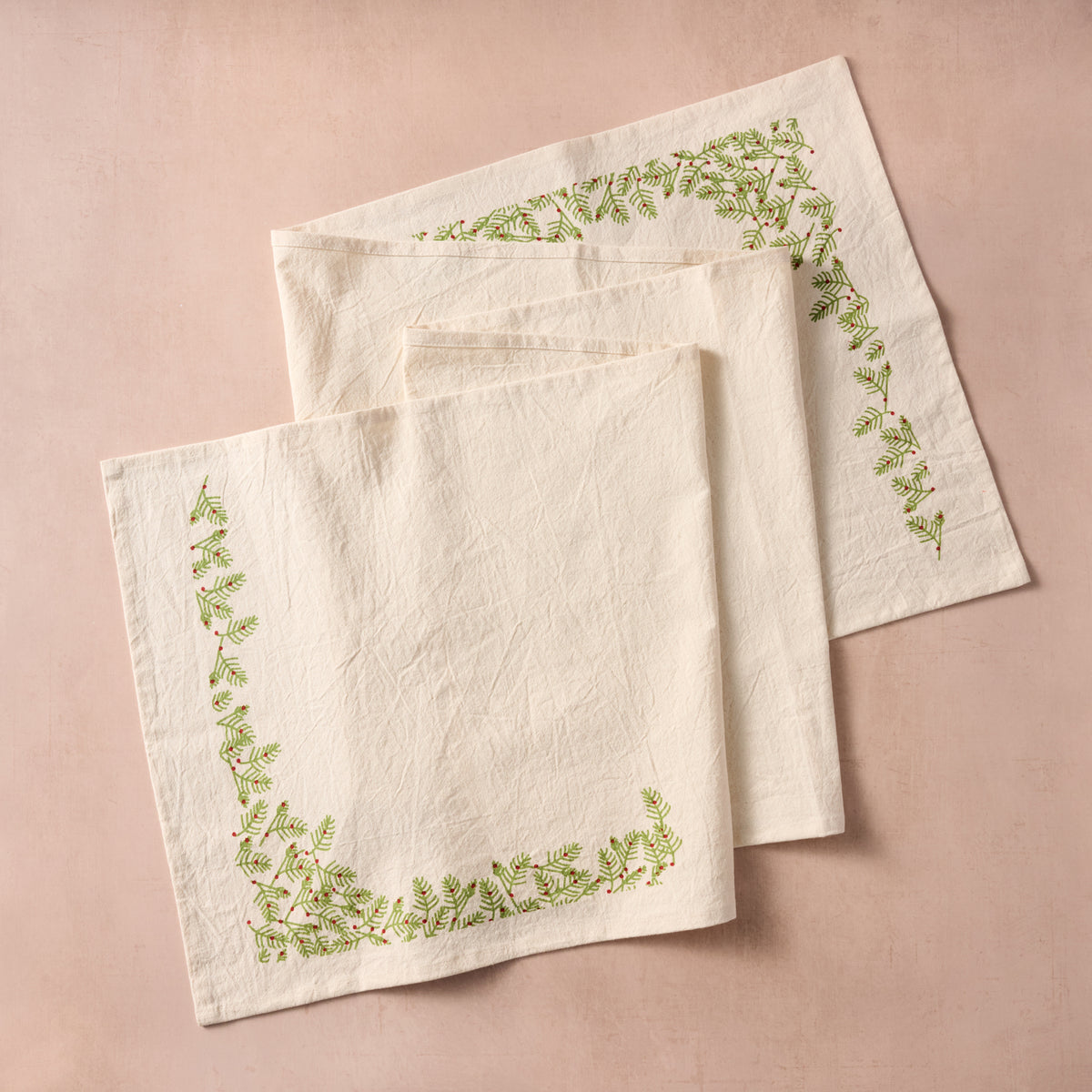 Sardee Holly Cotton Table Runner