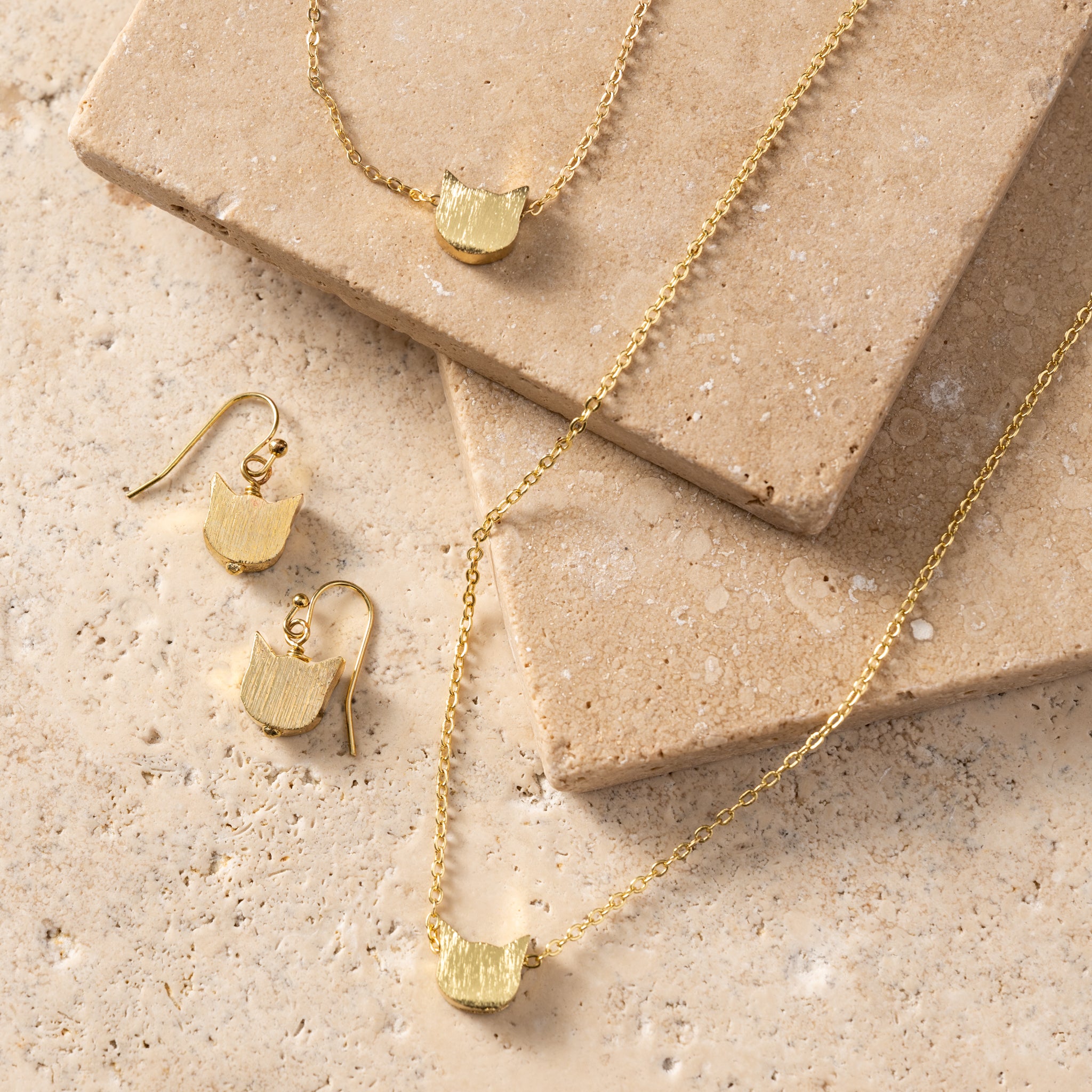 Thoda Dainty Cat Bracelet