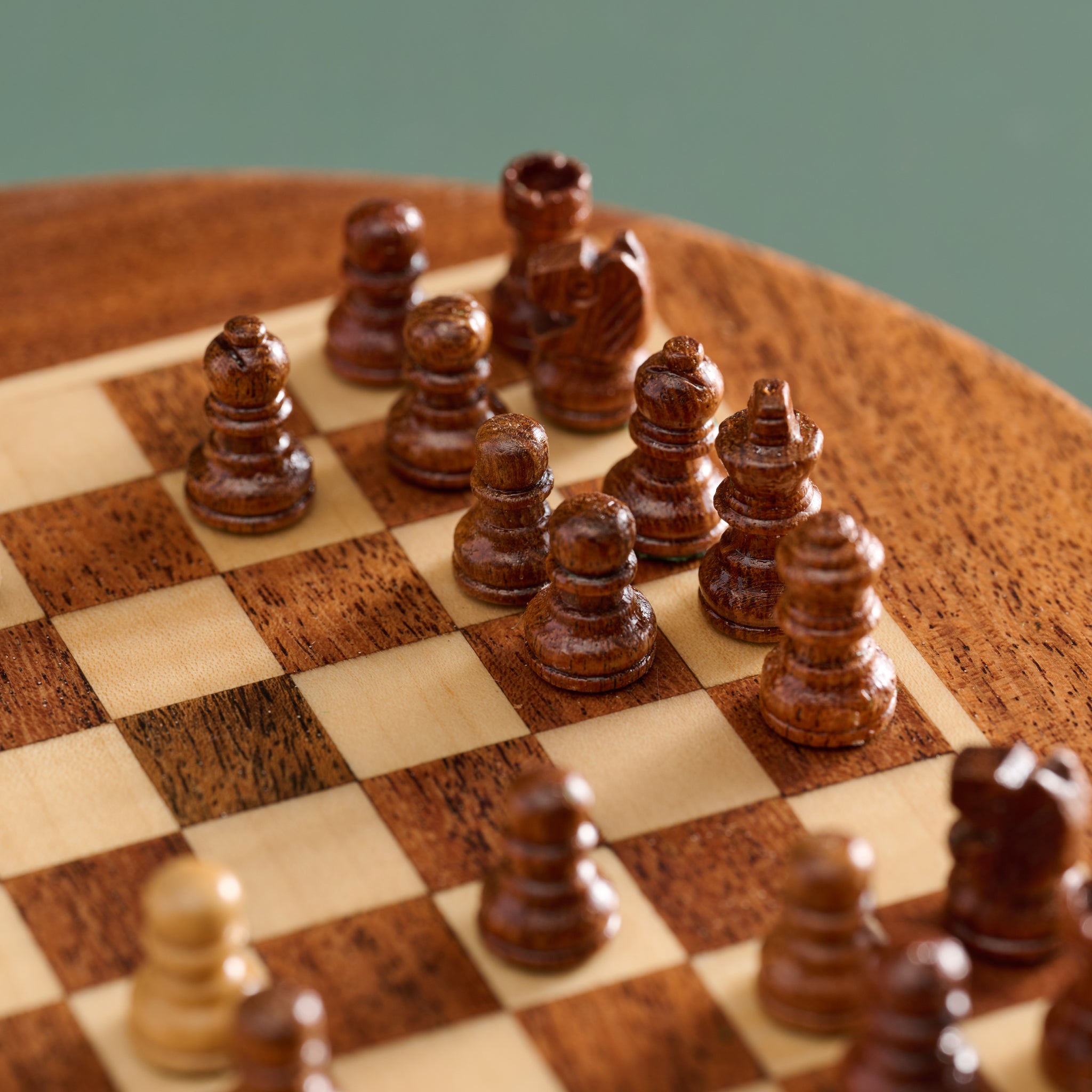 Acacia Wood Round Magnetic Chess Set - Ten Thousand Villages