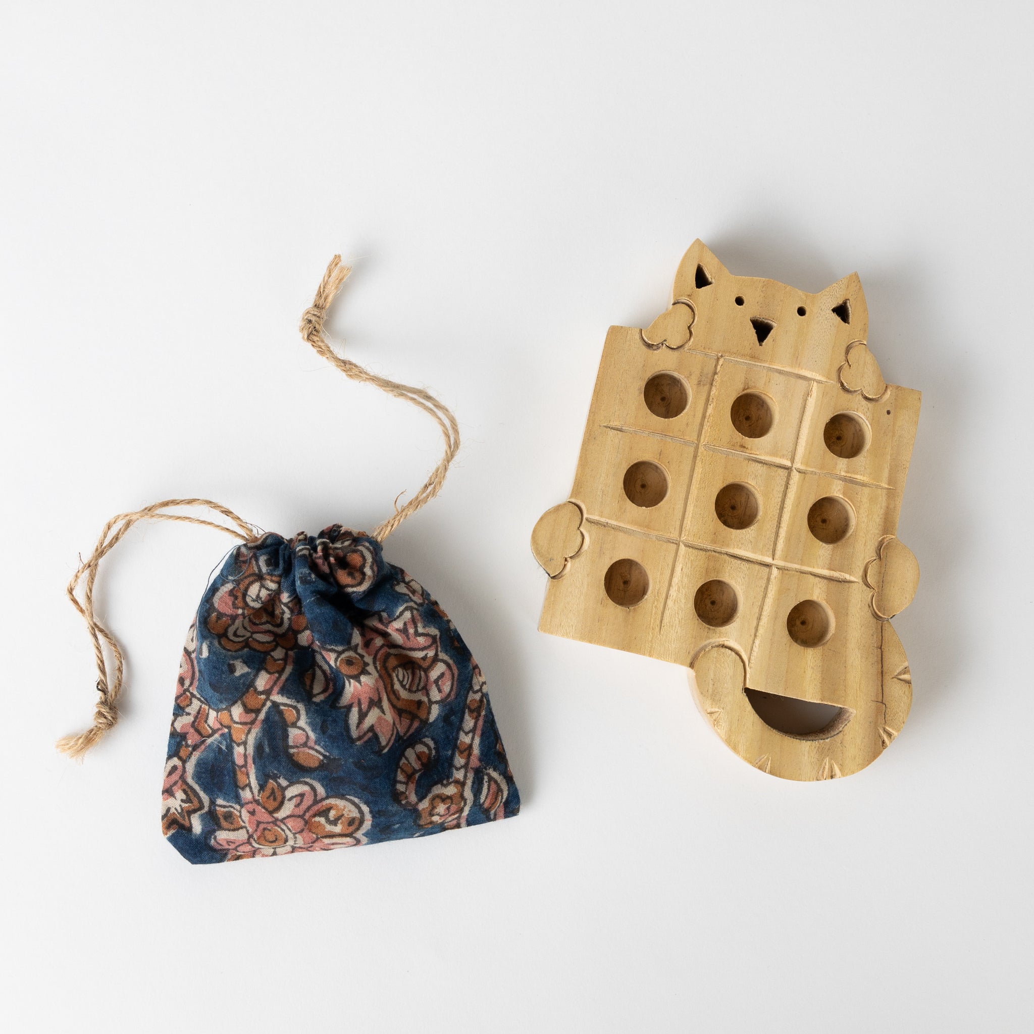 Kitty Tic Tac Toe To Go - Ten Thousand Villages