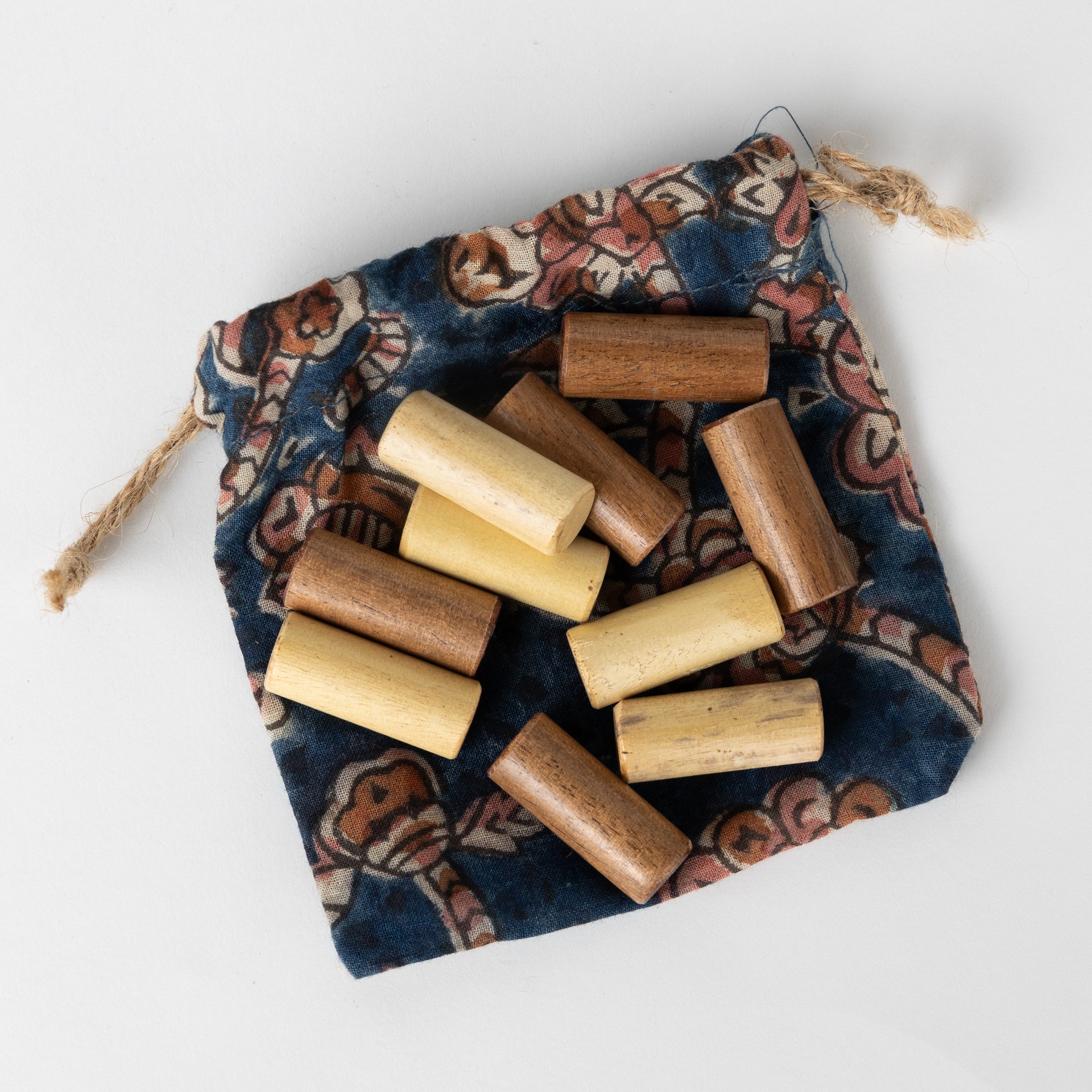 Kitty Tic Tac Toe To Go - Ten Thousand Villages