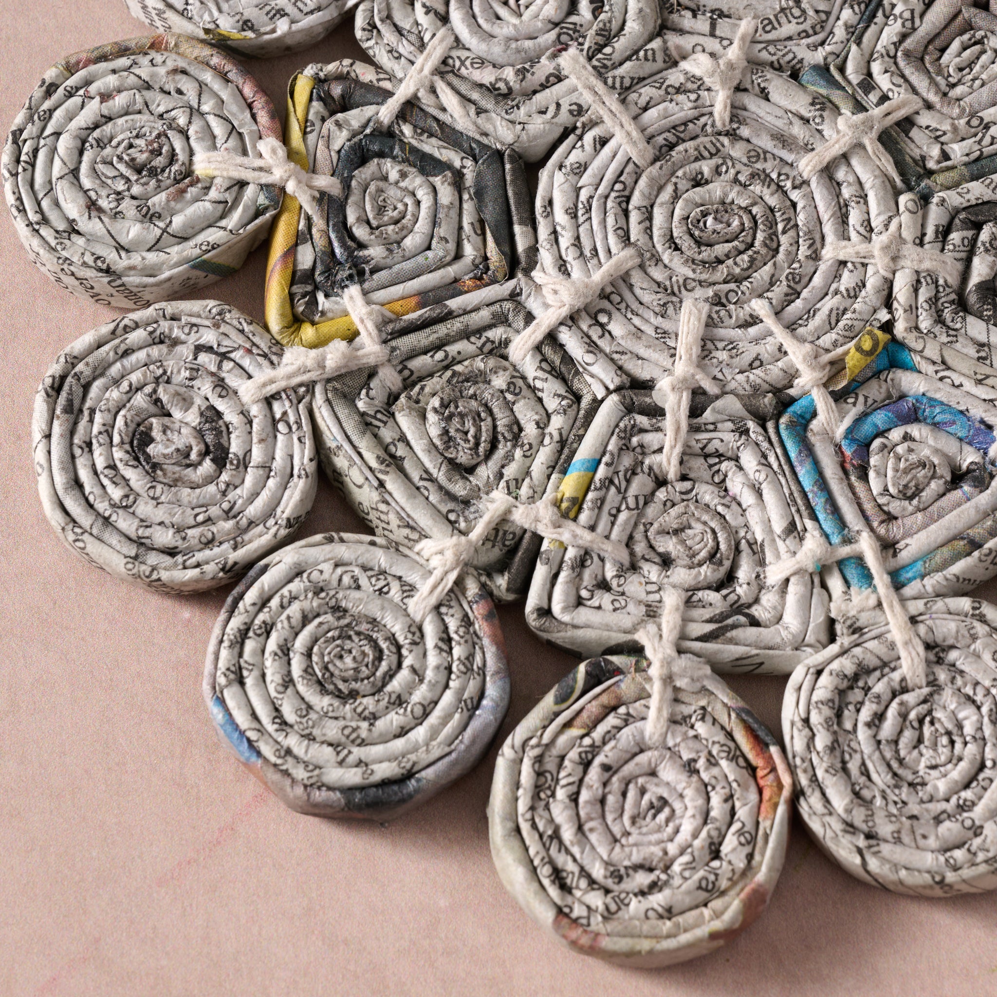 Balita Round Rolled Newsprint Trivet