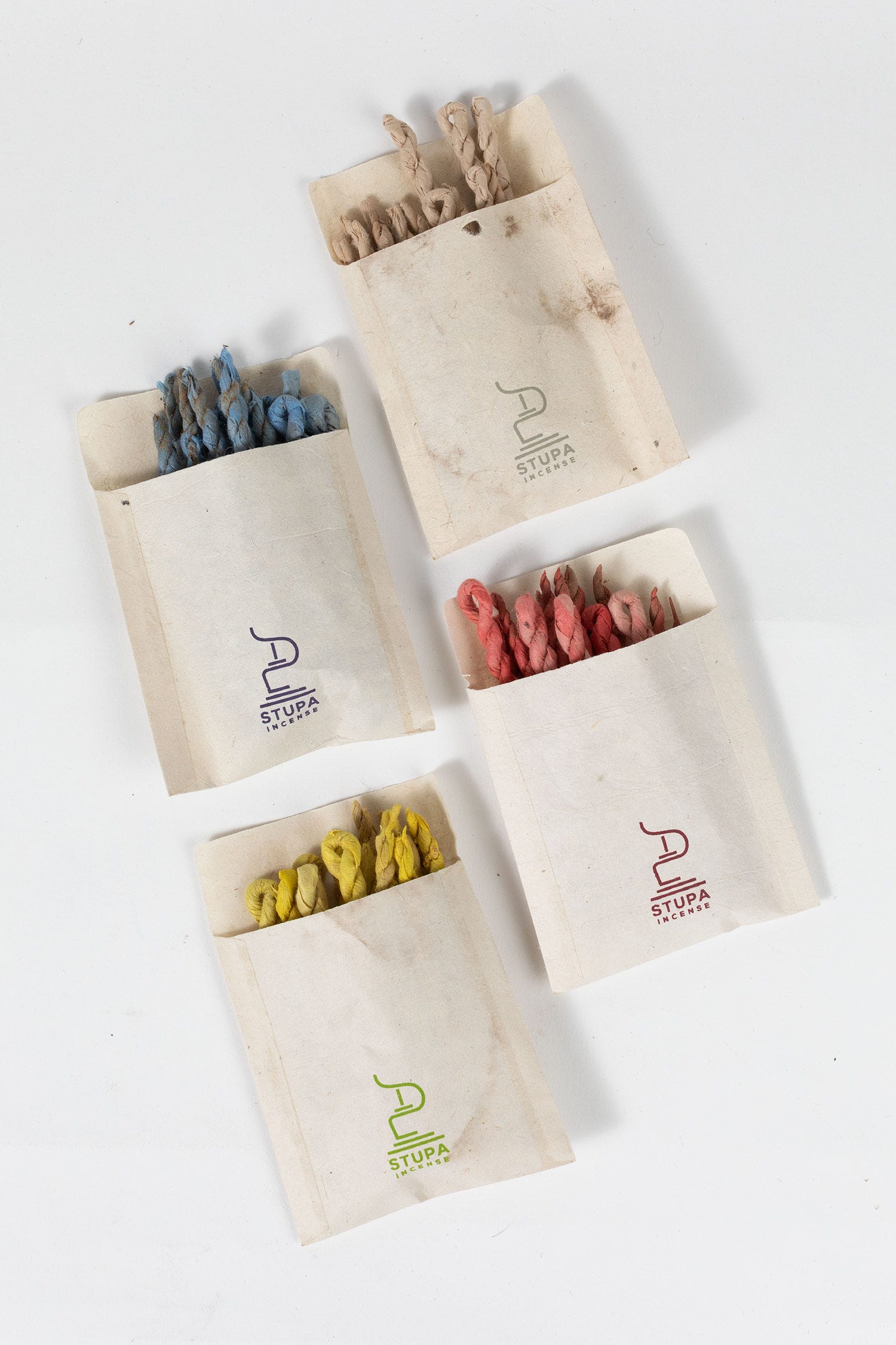 パリカ　オトガ　ランチョン　廻螺セット Lokta Rope Incense Set – Ten Thousand Villages