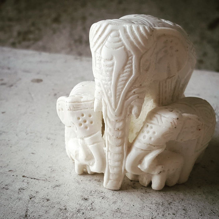Elephant Family Statue 5