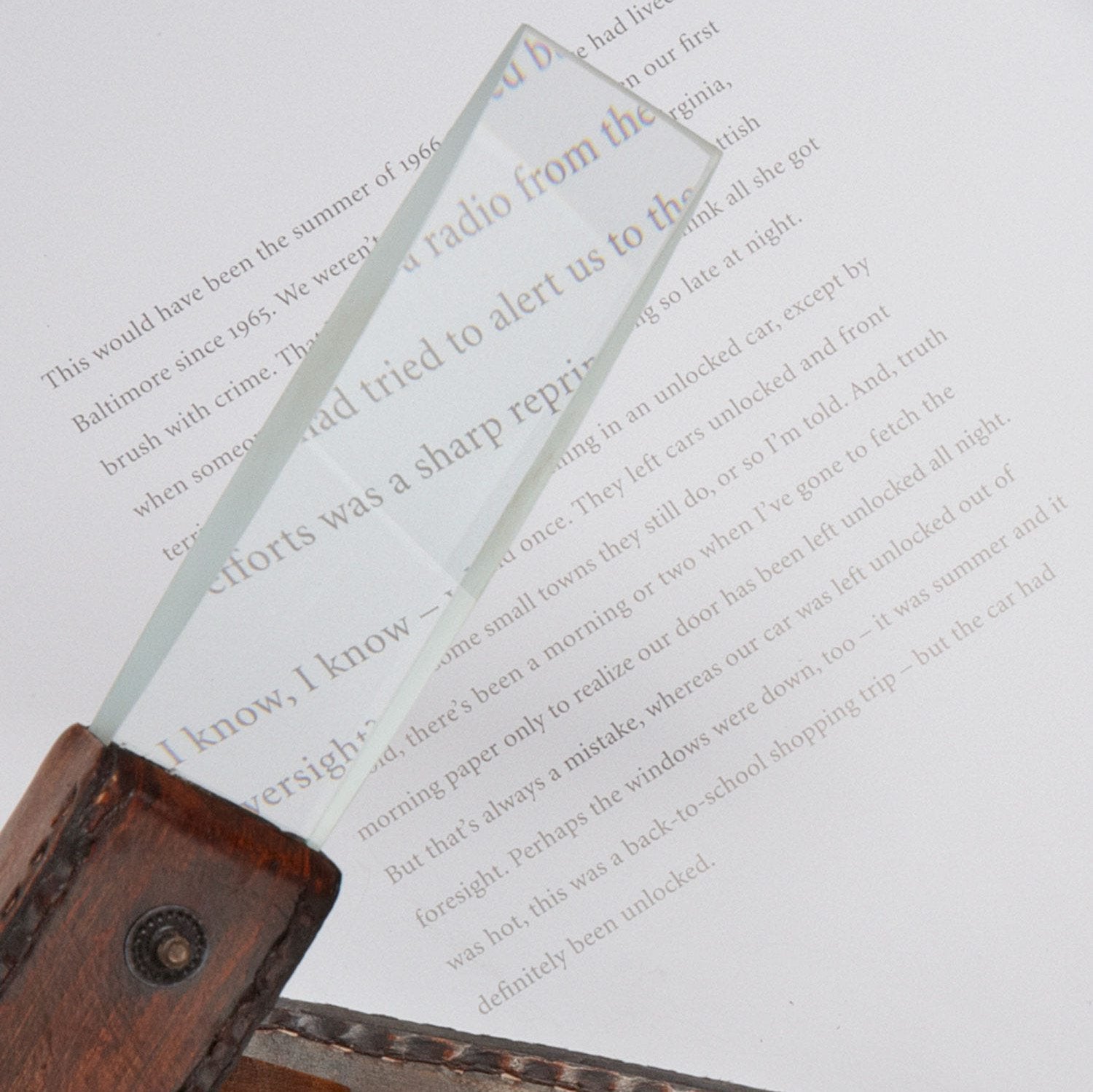 News Reader Magnifying Glass - Ten Thousand Villages