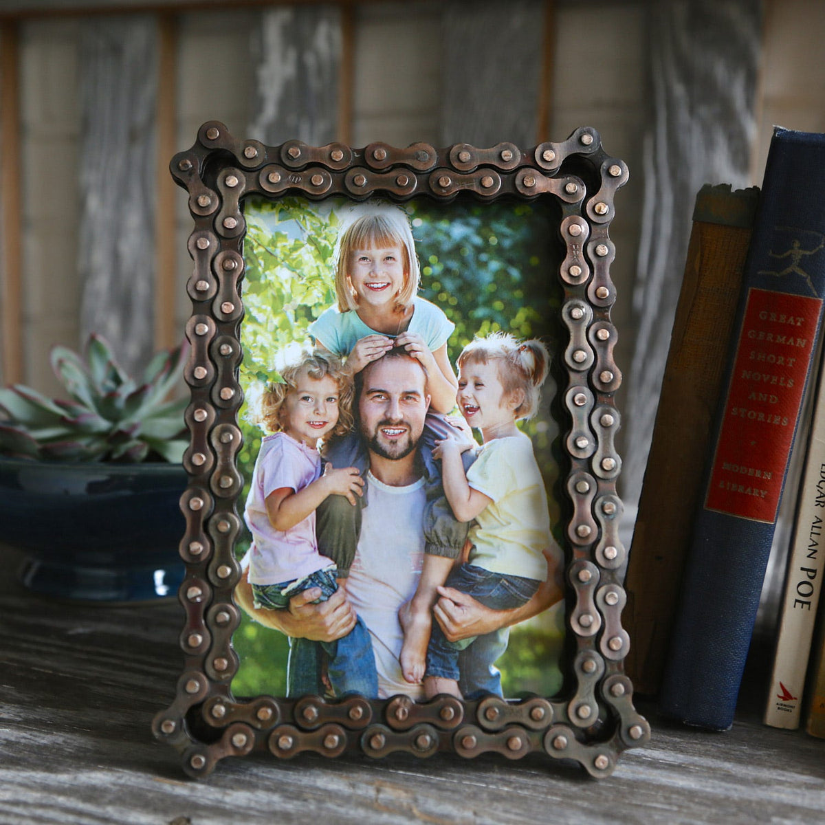 Bicycle Chain Picture Frame – Ten Thousand Villages