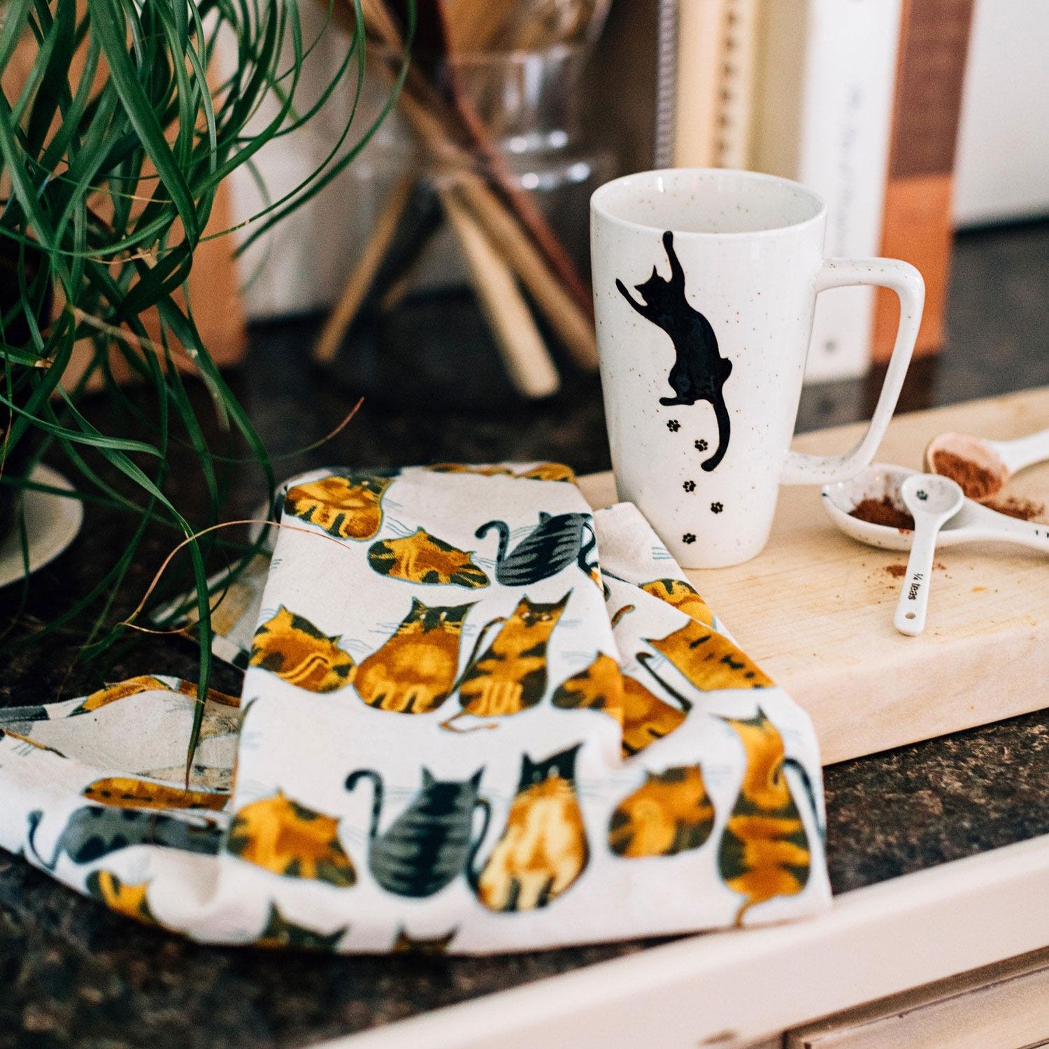Ten Thousand Villages Cats About It Tea Towel - Thumbnail 4