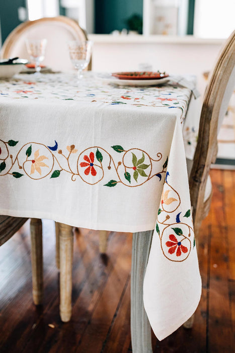 Vining Flowers Tablecloth 2